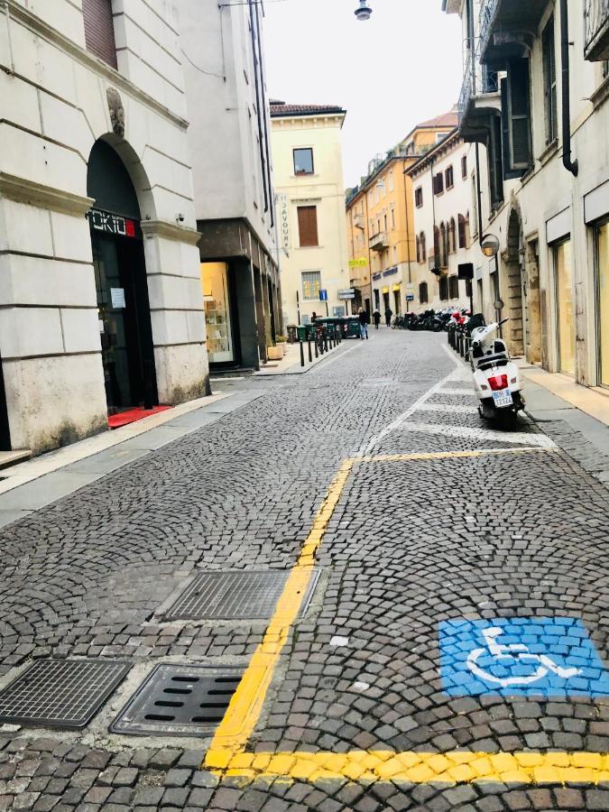 Verona Q19 Bagian luar foto
