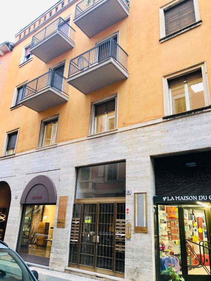 Verona Q19 Bagian luar foto